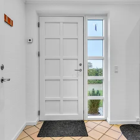 Awesome In With House Sea View