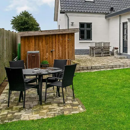 Holiday home Awesome In With House Sea View